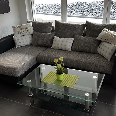 Julia Sankt Aldegund